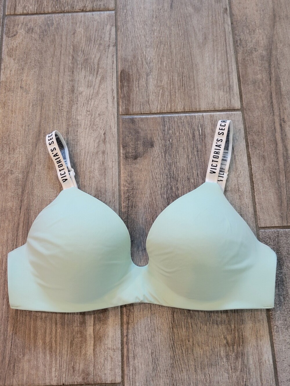Victoria's Secret T-Shirt Lightly Lined Wireless Bra Logo Straps Mint Size 34C